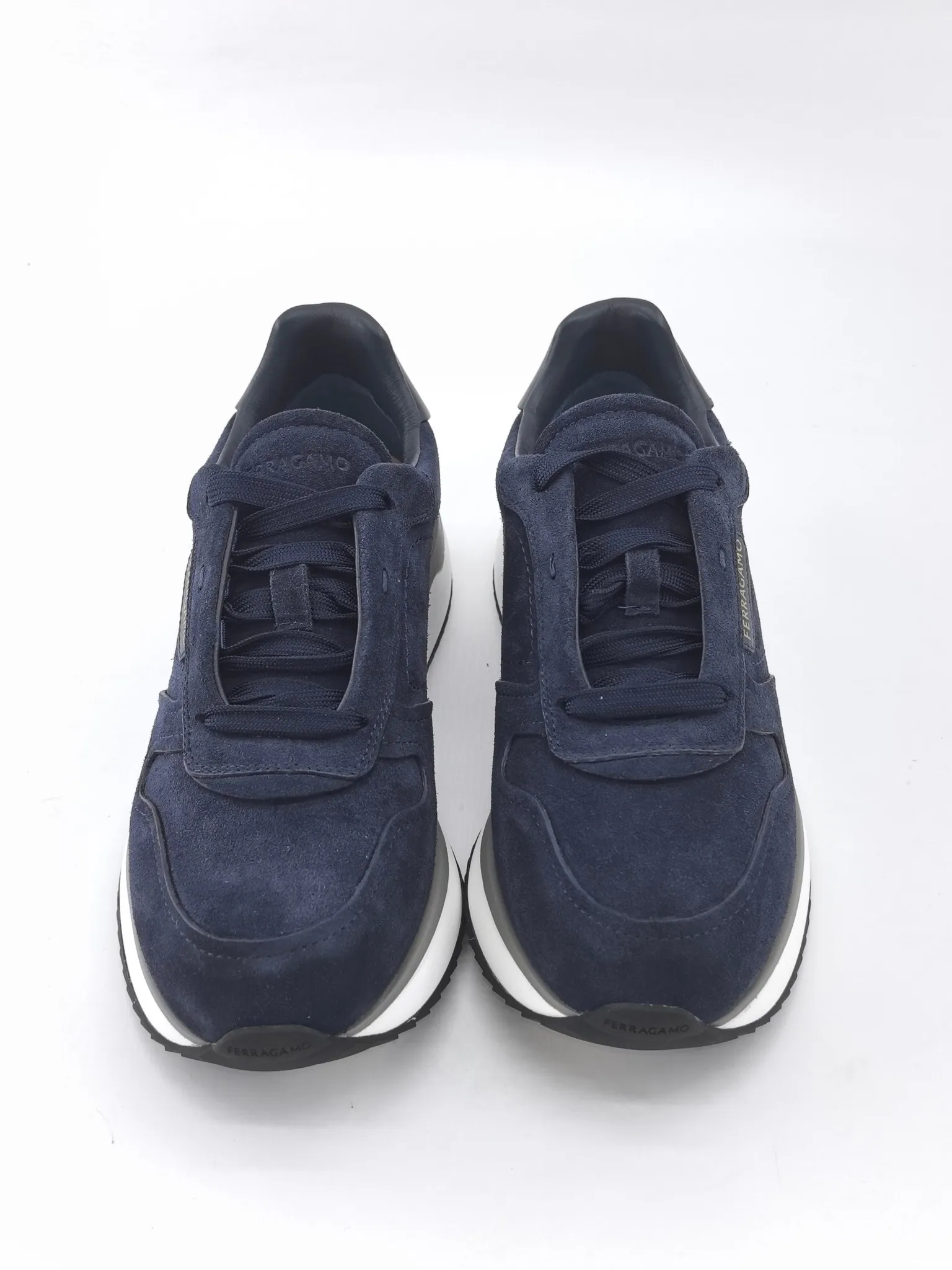 [Ferragam] Top P: 780💰 ▪️Size: 39-44 (38.45 custom-made) FERRAGAMO Ferragam 🔍Top purchasing agent 🇮🇹 Ferragam Street-charming casual shoe series, the counter sells the original configuration simultaneously, Italian imported cowhide fabric, high-quality splicing technology, imported water-dyed cow lining , soles: original foam outsole specially provided by the original factory, original factory follow-up goods, 🔍 high quality, can be entered and exited the counter at will, welcome to compare and synchronize with the counter.